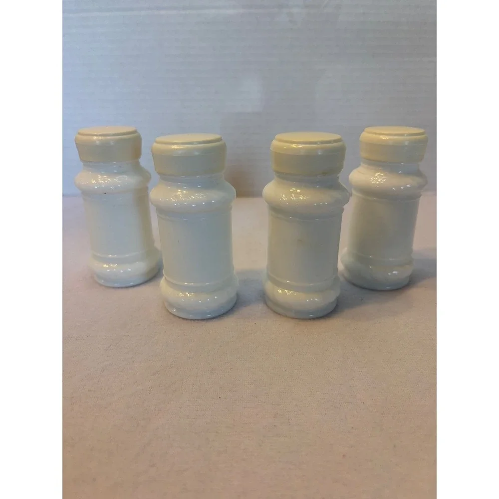 Milk Glass Spice Jars White Shakers Made in Japan 4 Inch‎ Vintage